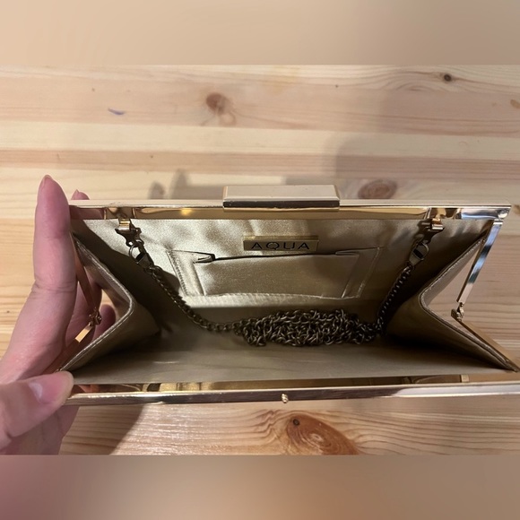 Multicolor clutch with detachable gold chain. - Picture 2 of 2